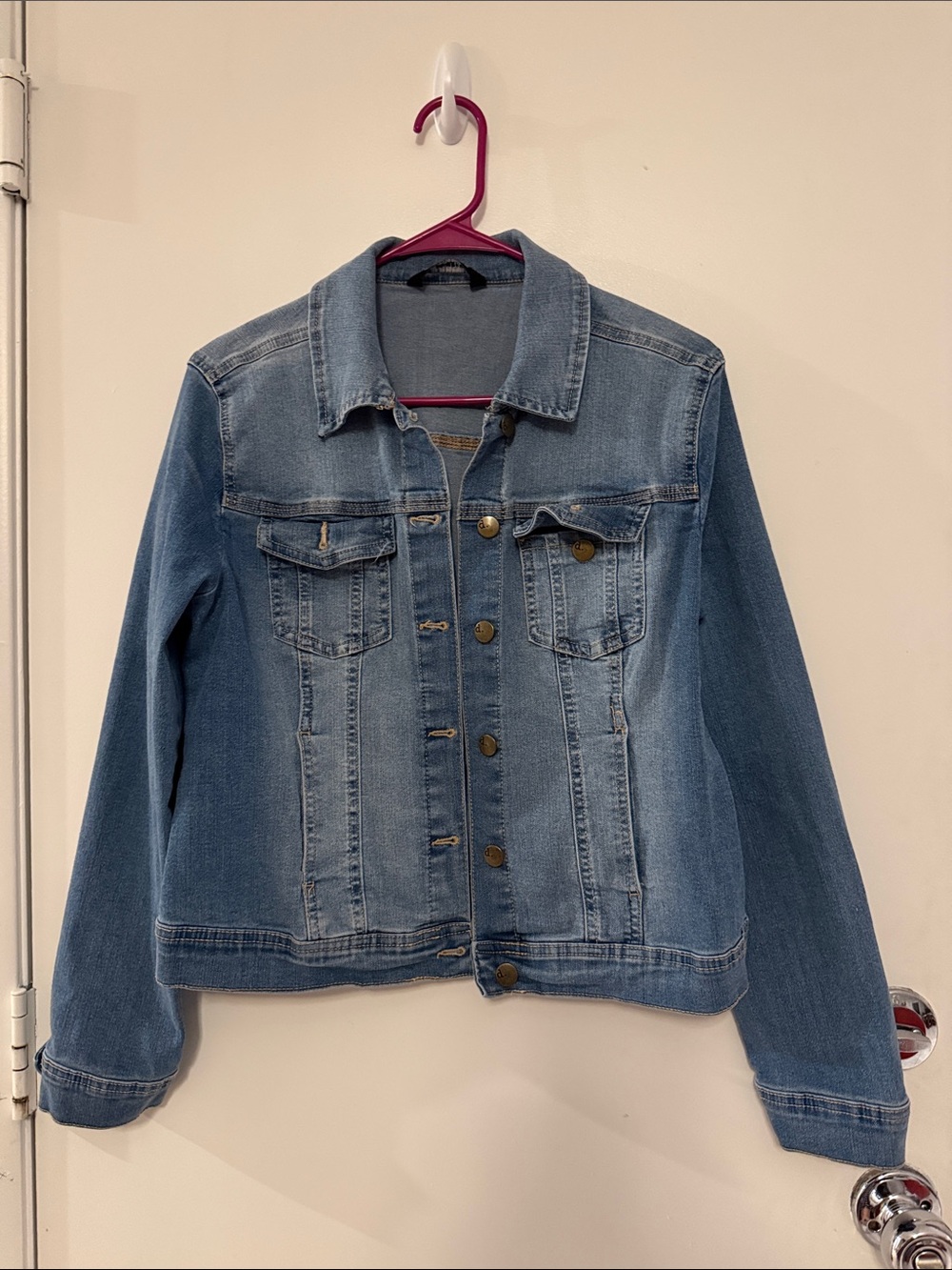 d. jeans Light Blue Denim Jacket - Classic Trucker Style